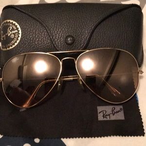 Large RayBan w/ slight tolerable oxidation